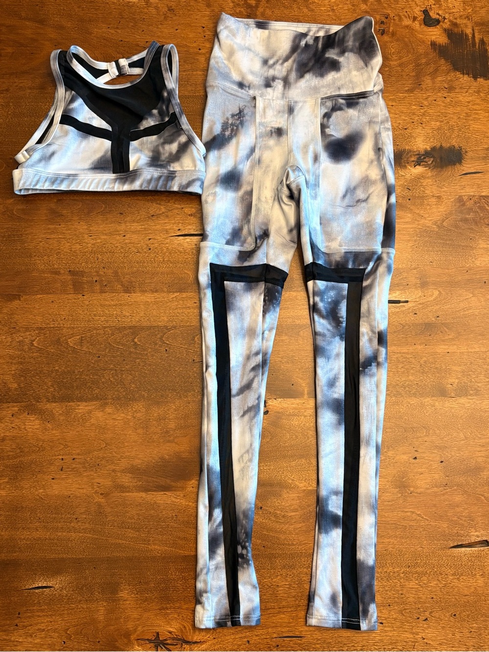 Jo + Jax Angles Legging / Top Set - black and white - Youth Medium - Nice!
